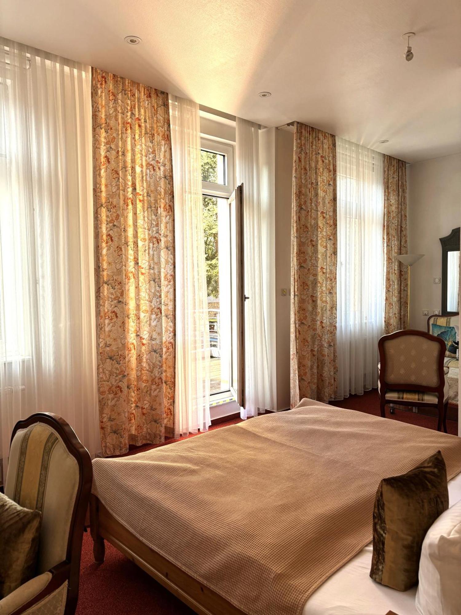 Hotel Villa Hentzel Weimar  Ngoại thất bức ảnh